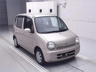 DAIHATSU MOVE LATTE