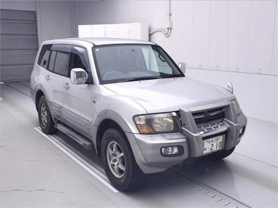 MITSUBISHI PAJERO