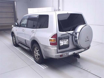 MITSUBISHI PAJERO