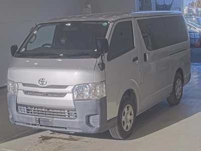 TOYOTA REGIUS ACE