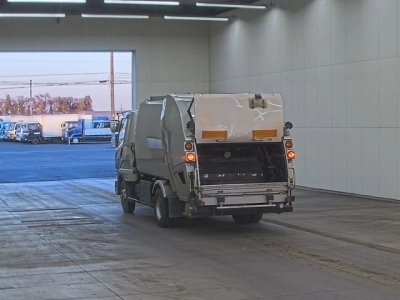 MITSUBISHI FUSO FIGHTER