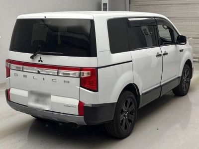 MITSUBISHI DELICA D:5