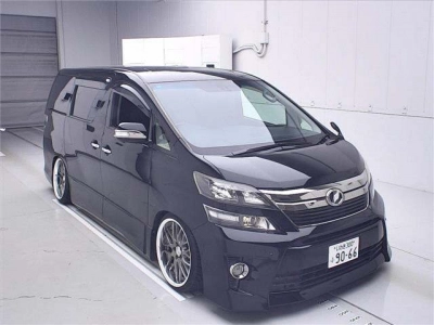 TOYOTA VELLFIRE