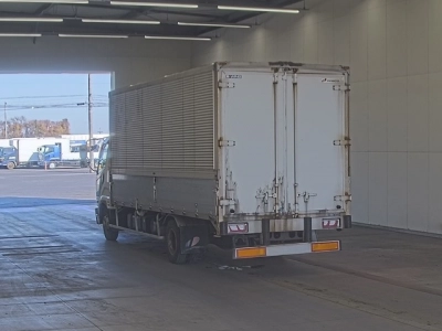 MITSUBISHI FUSO FIGHTER