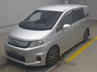 HONDA FREED SPIKE HYBRID