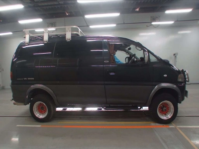 MITSUBISHI DELICA SPACE GEAR