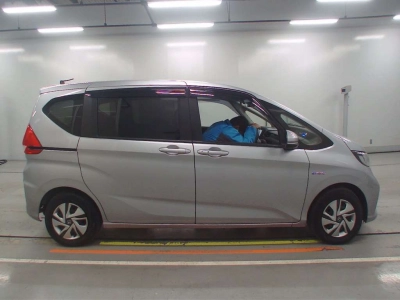 HONDA FREED + HYBRID