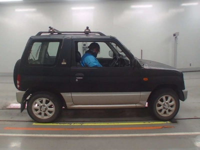 MITSUBISHI PAJERO MINI