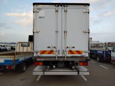 MITSUBISHI FUSO FIGHTER