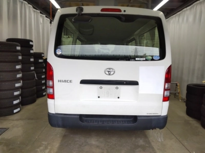 TOYOTA HIACE