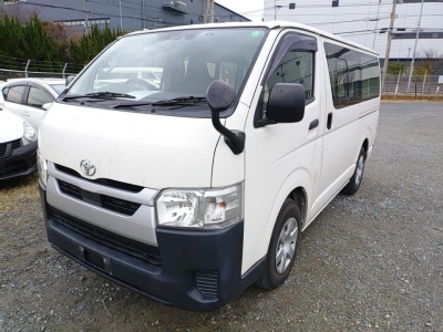 TOYOTA HIACE