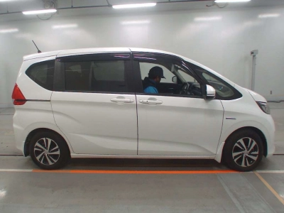 HONDA FREED HYBRID