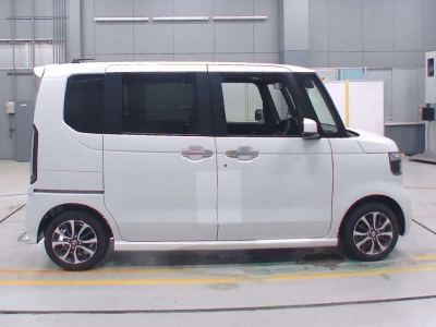 HONDA N BOX CUSTOM
