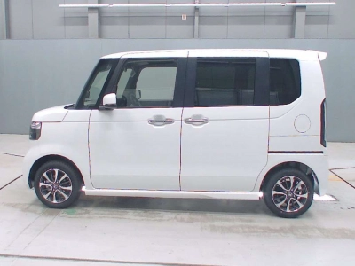 HONDA N BOX CUSTOM