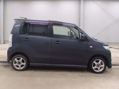 SUZUKI WAGON R STINGRAY