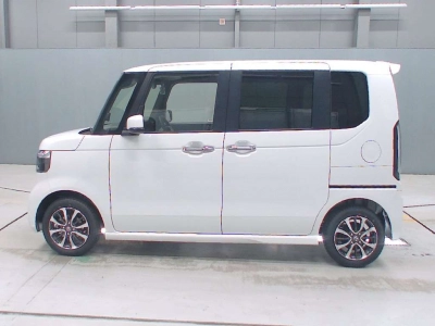 HONDA N BOX CUSTOM