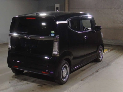 HONDA N-BOX SLASH