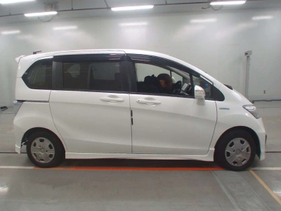 HONDA FREED HYBRID
