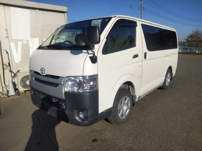 TOYOTA HIACE