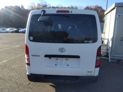 TOYOTA HIACE