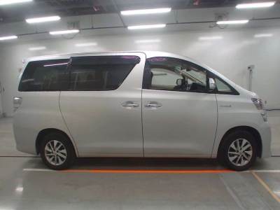 TOYOTA VELLFIRE HYBRID