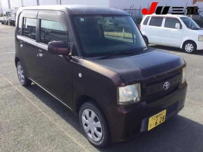 TOYOTA PIXIS SPACE