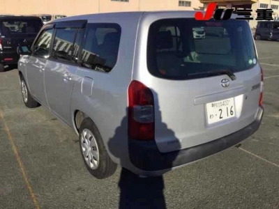 TOYOTA SUCCEED VAN