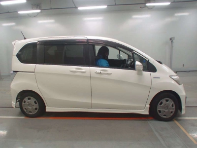 HONDA FREED HYBRID