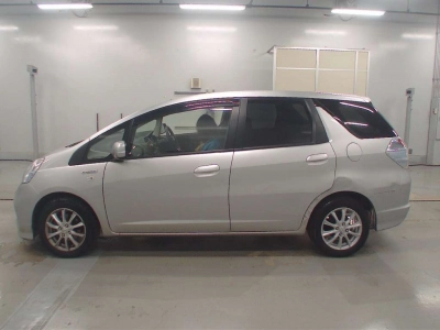 HONDA FIT SHUTTLE HYBRID
