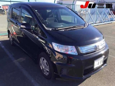HONDA FREED SPIKE