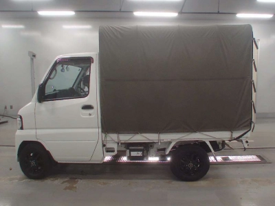 NISSAN CLIPPER TRUCK