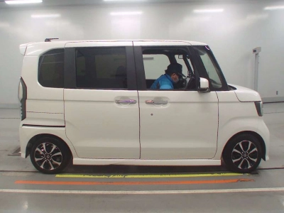 HONDA N BOX CUSTOM