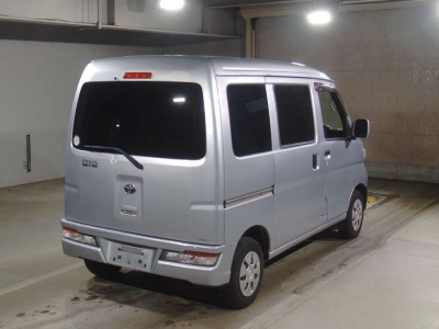 TOYOTA PIXIS VAN