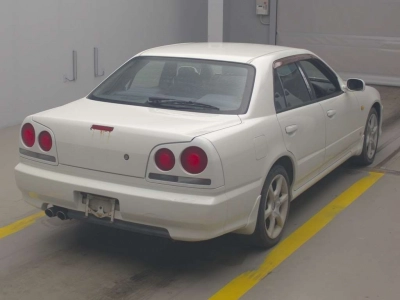 NISSAN SKYLINE