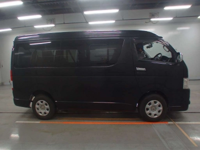 TOYOTA HIACE WAGON