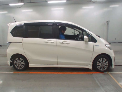 HONDA FREED HYBRID