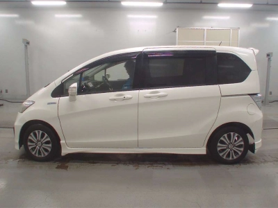 HONDA FREED HYBRID