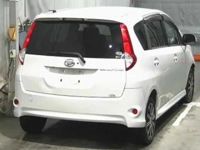 DAIHATSU BOON LUMINAS