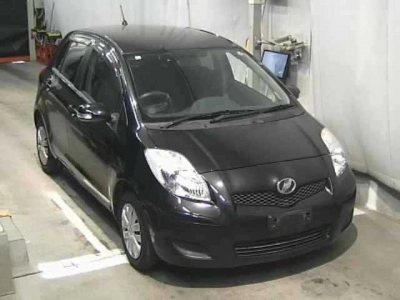 TOYOTA VITZ