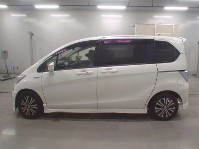 HONDA FREED HYBRID