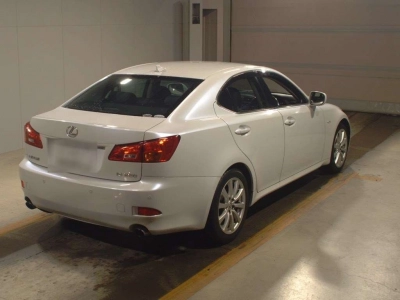 LEXUS IS