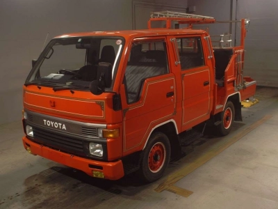 TOYOTA HIACE TRUCK