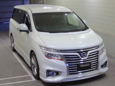 NISSAN ELGRAND