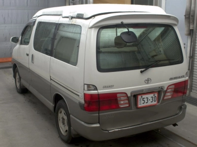 TOYOTA GRAND HIACE
