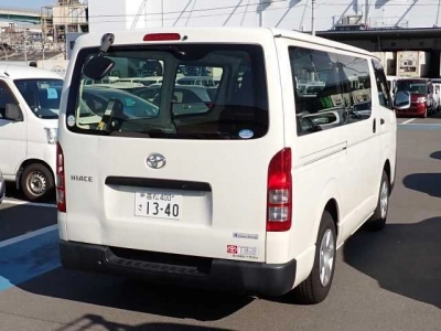TOYOTA HIACE VAN