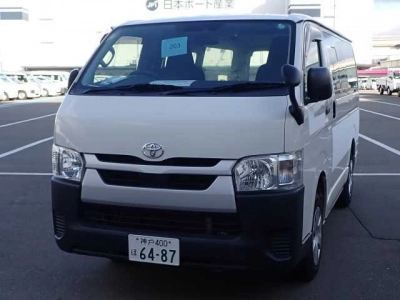 TOYOTA HIACE VAN