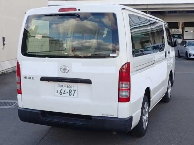 TOYOTA HIACE VAN