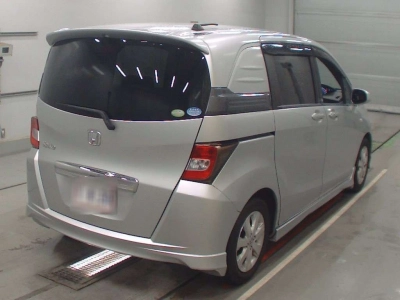 HONDA FREED SPIKE