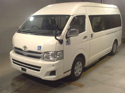 TOYOTA REGIUS VAN