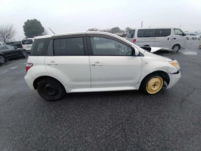 TOYOTA IST